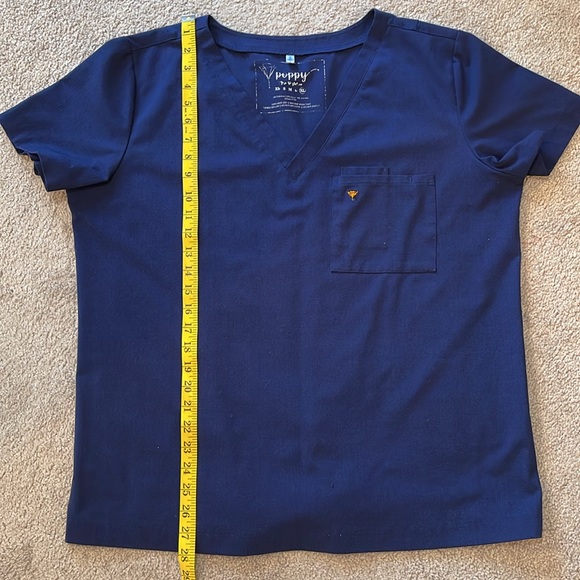 Ladies scrubs - Picture 3 of 5